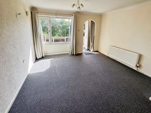 Lounge Diner- click for photo gallery